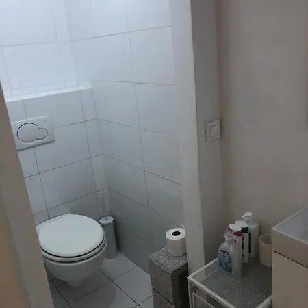 Apartma Industrial 2 *